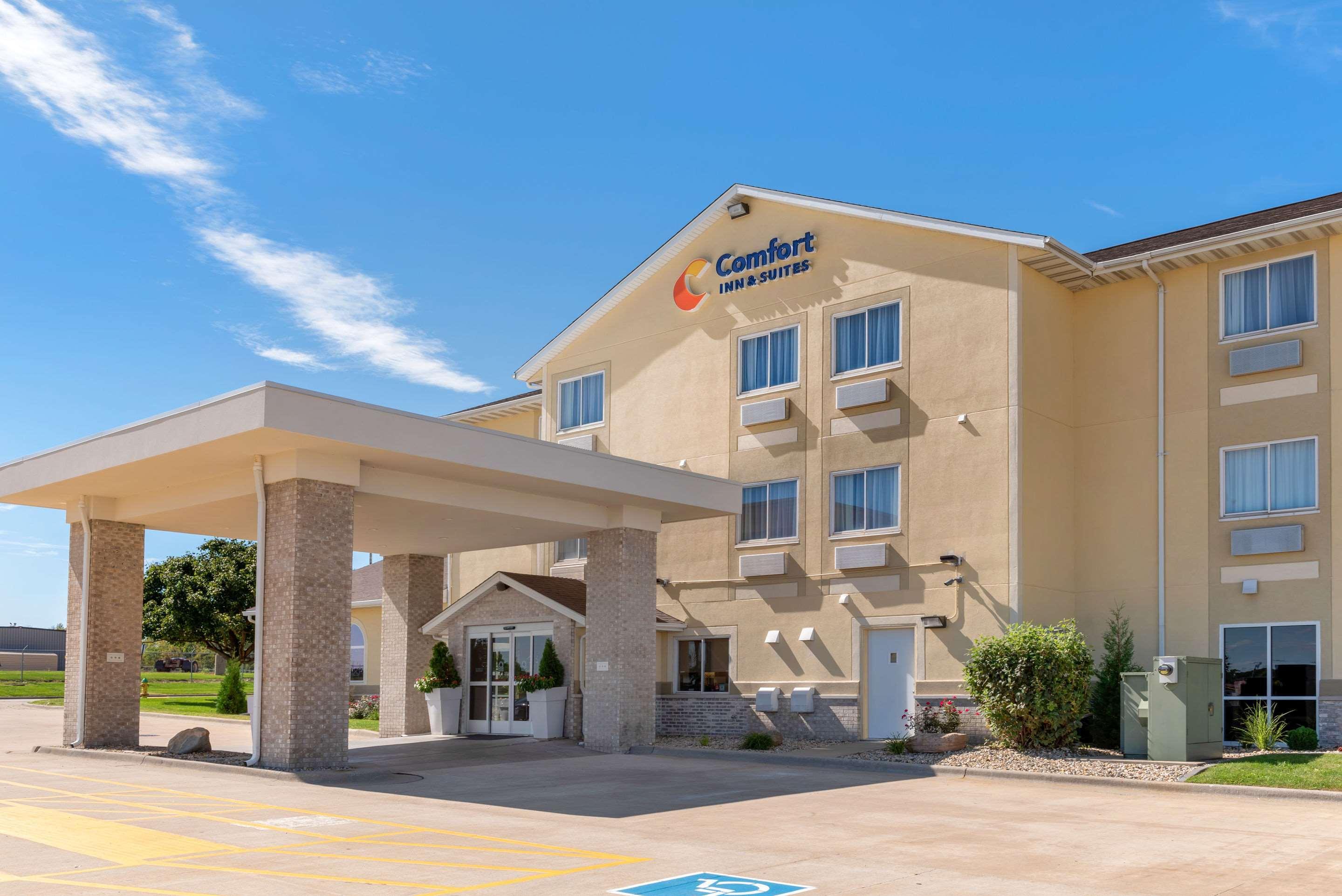 Comfort Inn & Suites Near Route 66 Award Winning Gold Hotel 2021 Lincoln Exterior photo