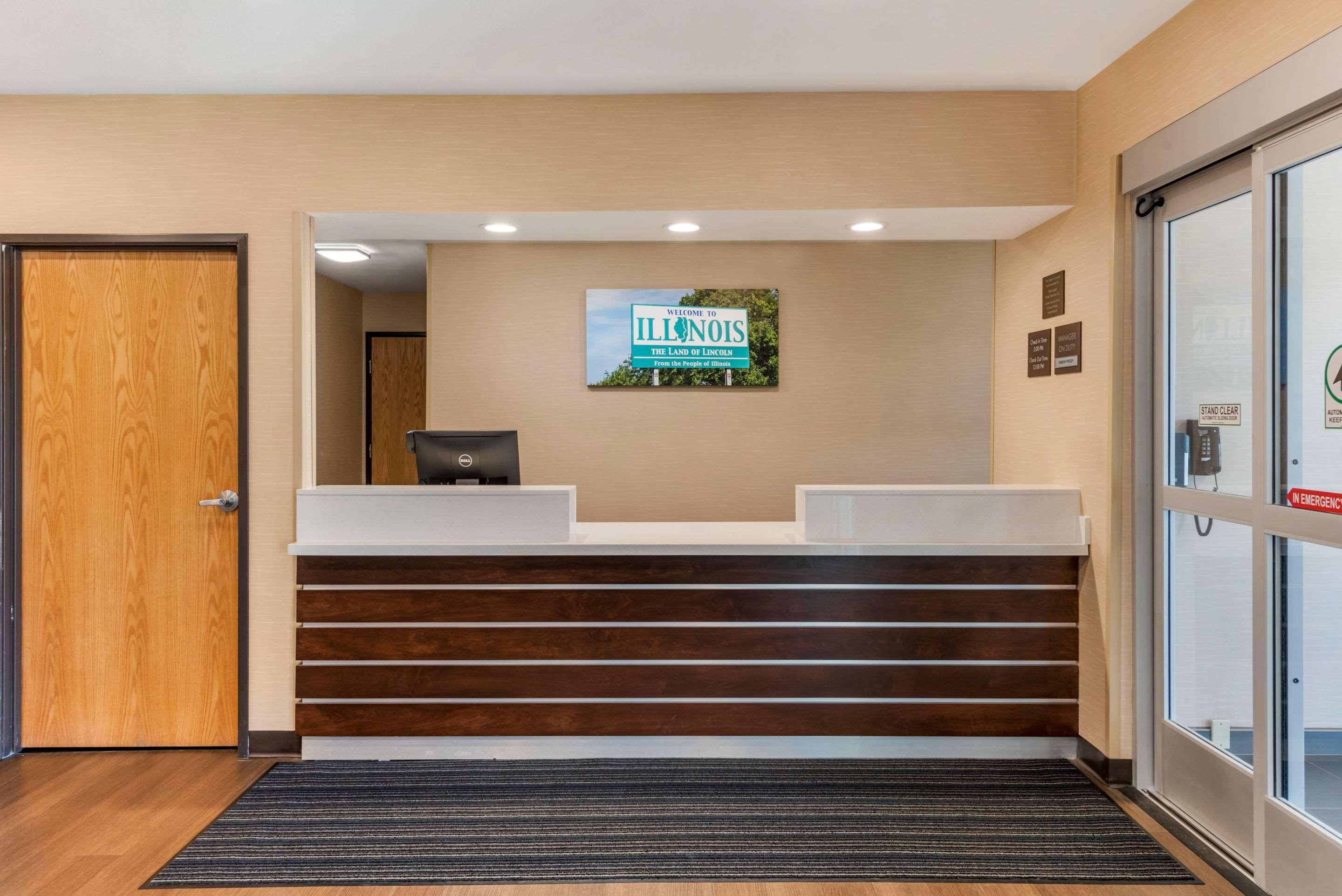 Comfort Inn & Suites Near Route 66 Lincoln Exterior photo